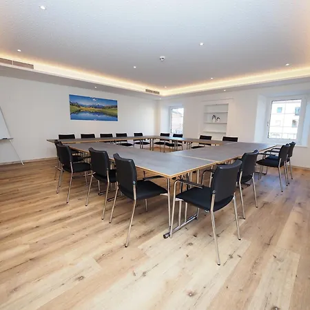 Hotel Lebzelter Strasswalchen, Familien Und Business Aufenthalt, Seengebiet, Erlebnispark *