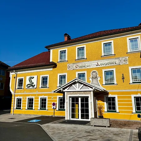 Hotel Lebzelter Strasswalchen, Familien Und Business Aufenthalt, Seengebiet, Erlebnispark *