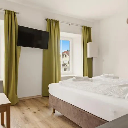 Hotel Lebzelter Strasswalchen, Familien Und Business Aufenthalt, Seengebiet, Erlebnispark