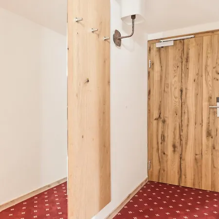 Lebzelter Strasswalchen, Familien Und Business Aufenthalt, Seengebiet, Erlebnispark *