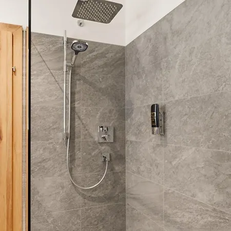 Lebzelter Strasswalchen, Familien Und Business Aufenthalt, Seengebiet, Erlebnispark Hotel *