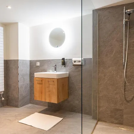 Lebzelter Strasswalchen, Familien Und Business Aufenthalt, Seengebiet, Erlebnispark Hotel *
