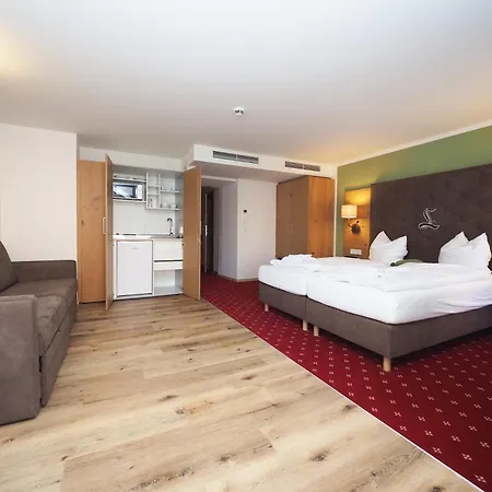Hotel Lebzelter Strasswalchen, Familien Und Business Aufenthalt, Seengebiet, Erlebnispark *